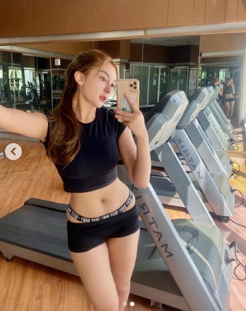 Lebih Banyak Mendengar dan Tak Selalu Serius, Bagian dari Ciri Perempuan Tangguh dan Cerdas